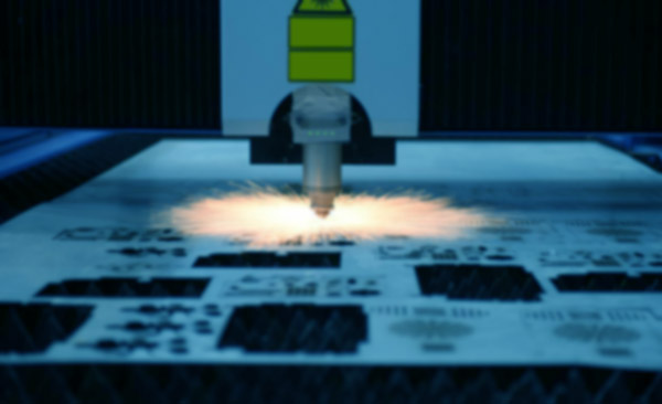 激光切割 激光切割是3C產(chǎn)品制造技術(shù)的代表(圖1)