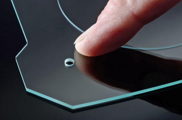 工業皮秒激光器非常適合薄膜的劃線